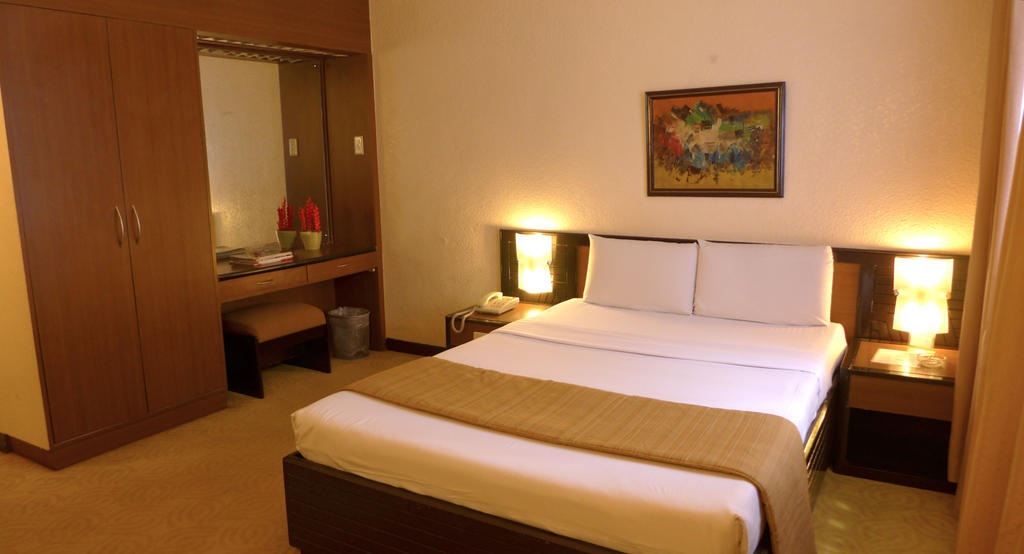 Rothman Hotel Manila Luaran gambar