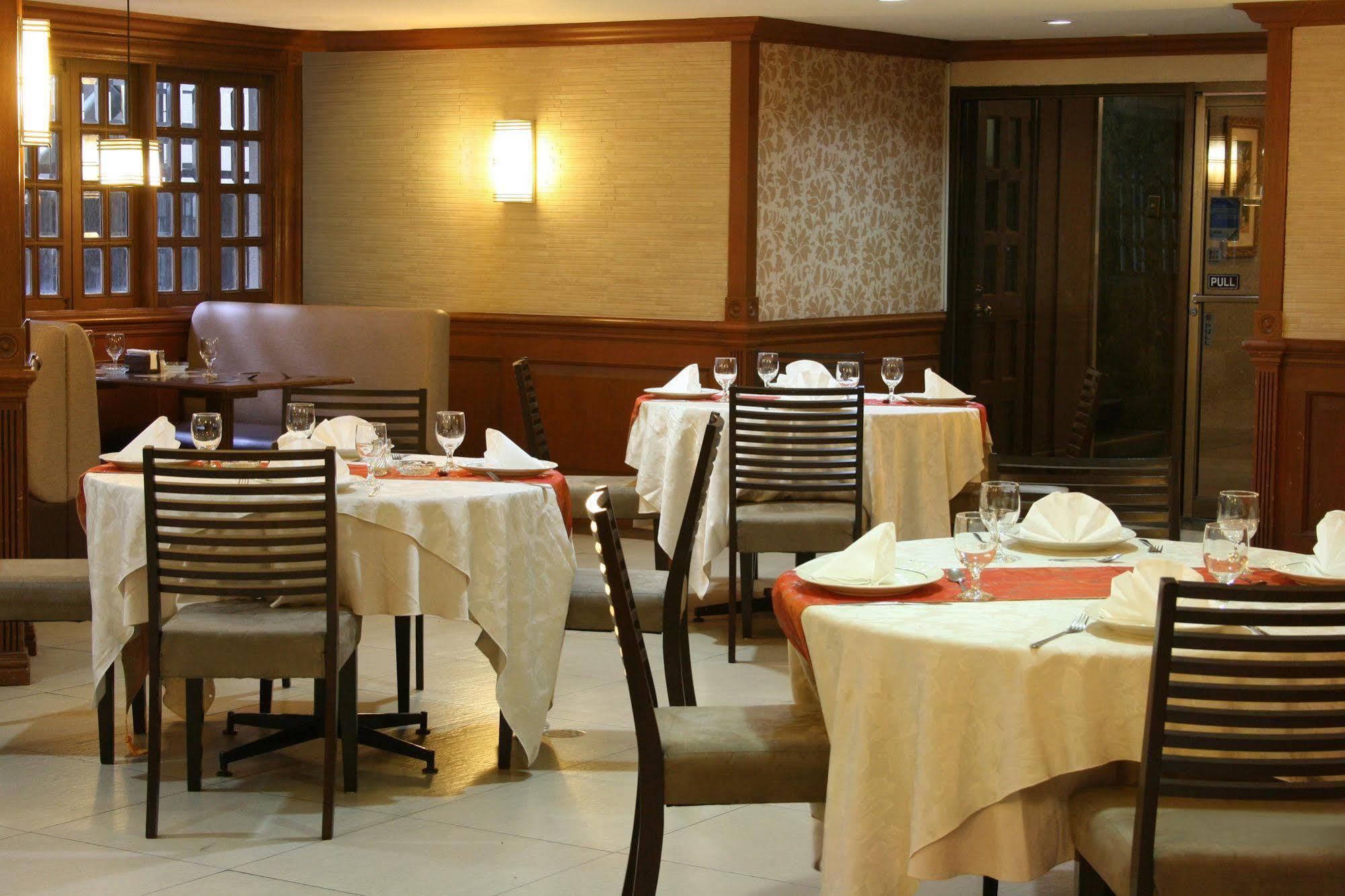 Rothman Hotel Manila Luaran gambar